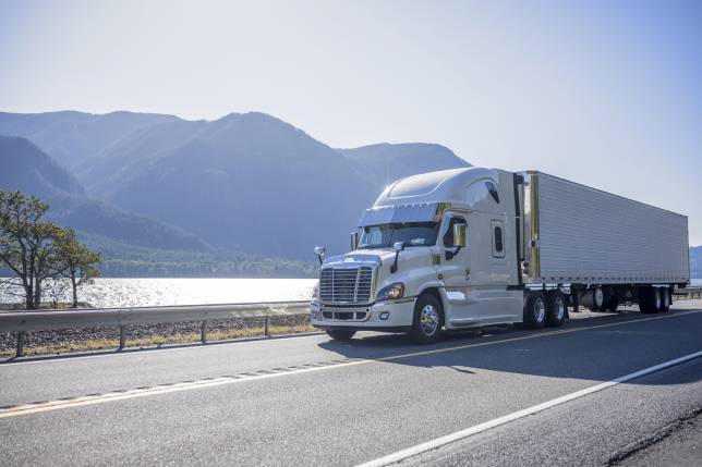 3 Ways a Regional Supply Chain Strategy Can Save You Time and Money-Expedite-RXO